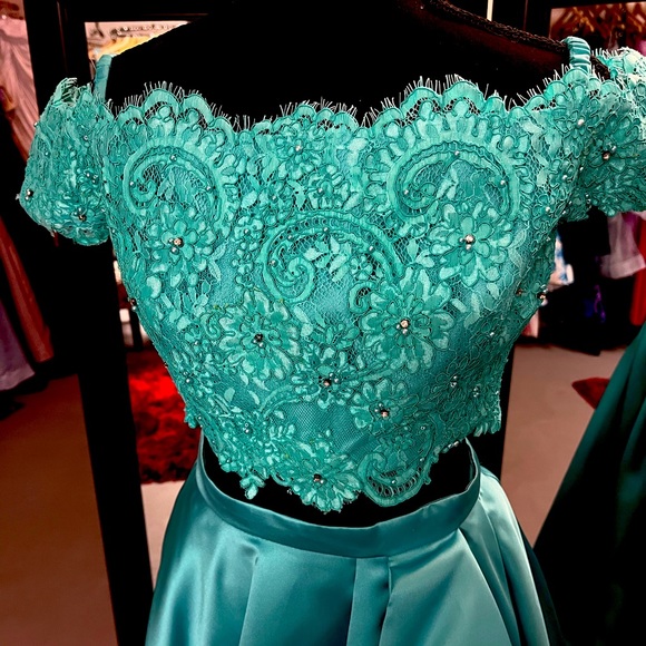 2pc Sherri Hill - Picture 3 of 4